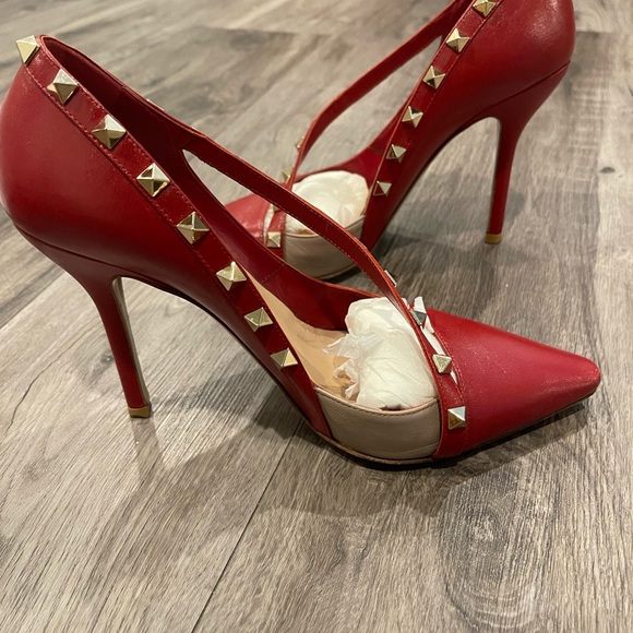 Pre loved Valentino red rock stud heels - Picture 1 of 10